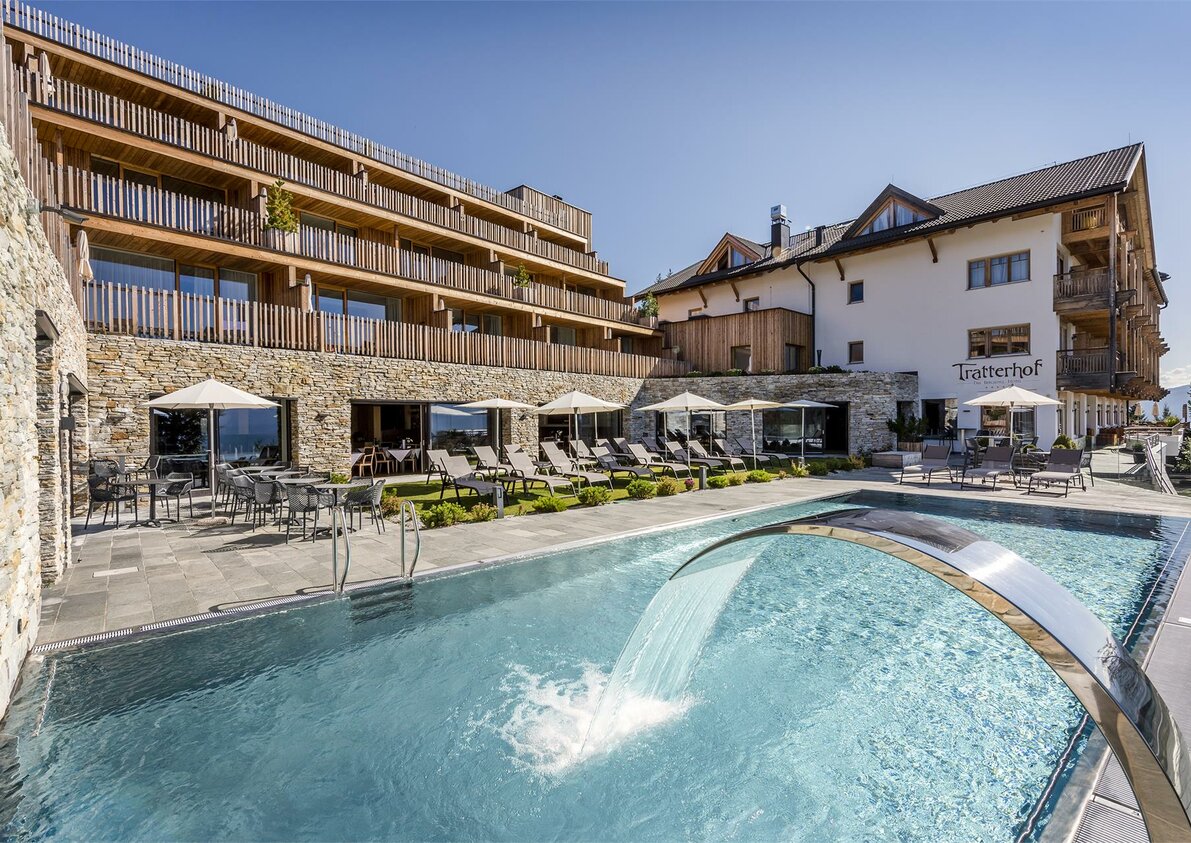 Tratterhof Mountain Sky Hotel Meransen Buchen Suedtirol Info