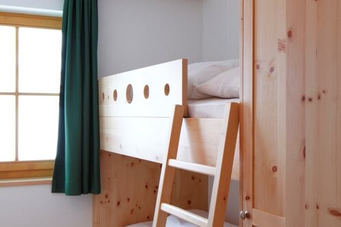 Children's room in the family room type C