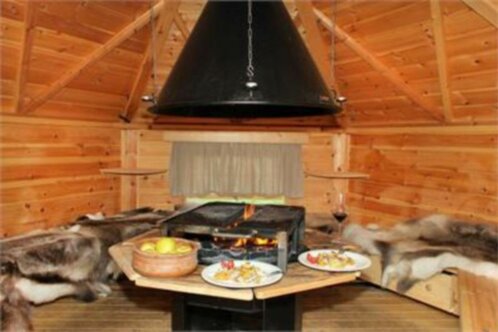 hut romantic holiday