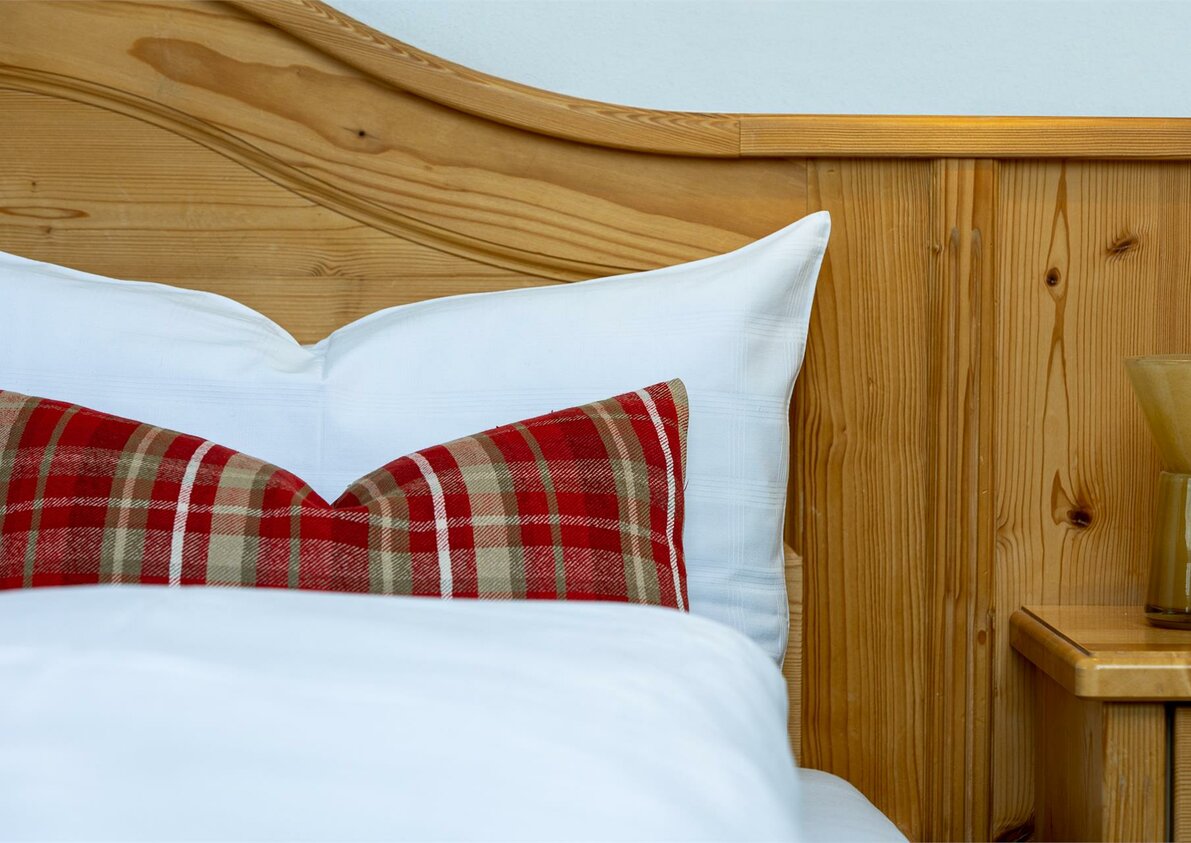 Bett Detail 5