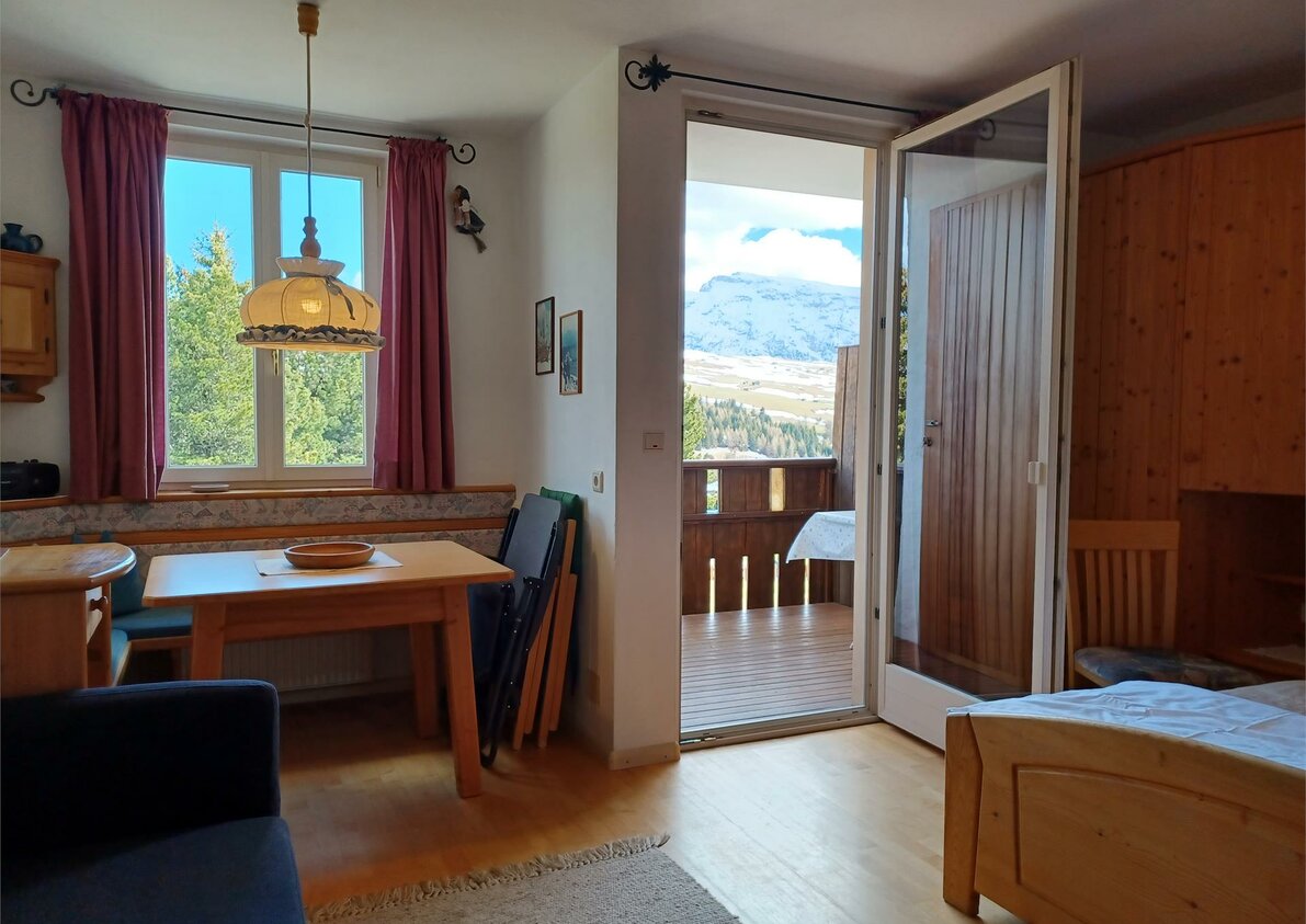 Wohn- und Schlafzimmer