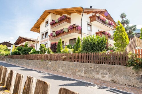 Garni Appartements Almrausch