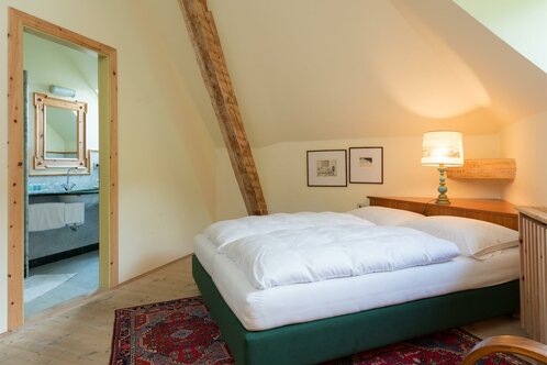 GK mountain room economy