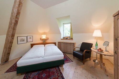 GK mountain room economy