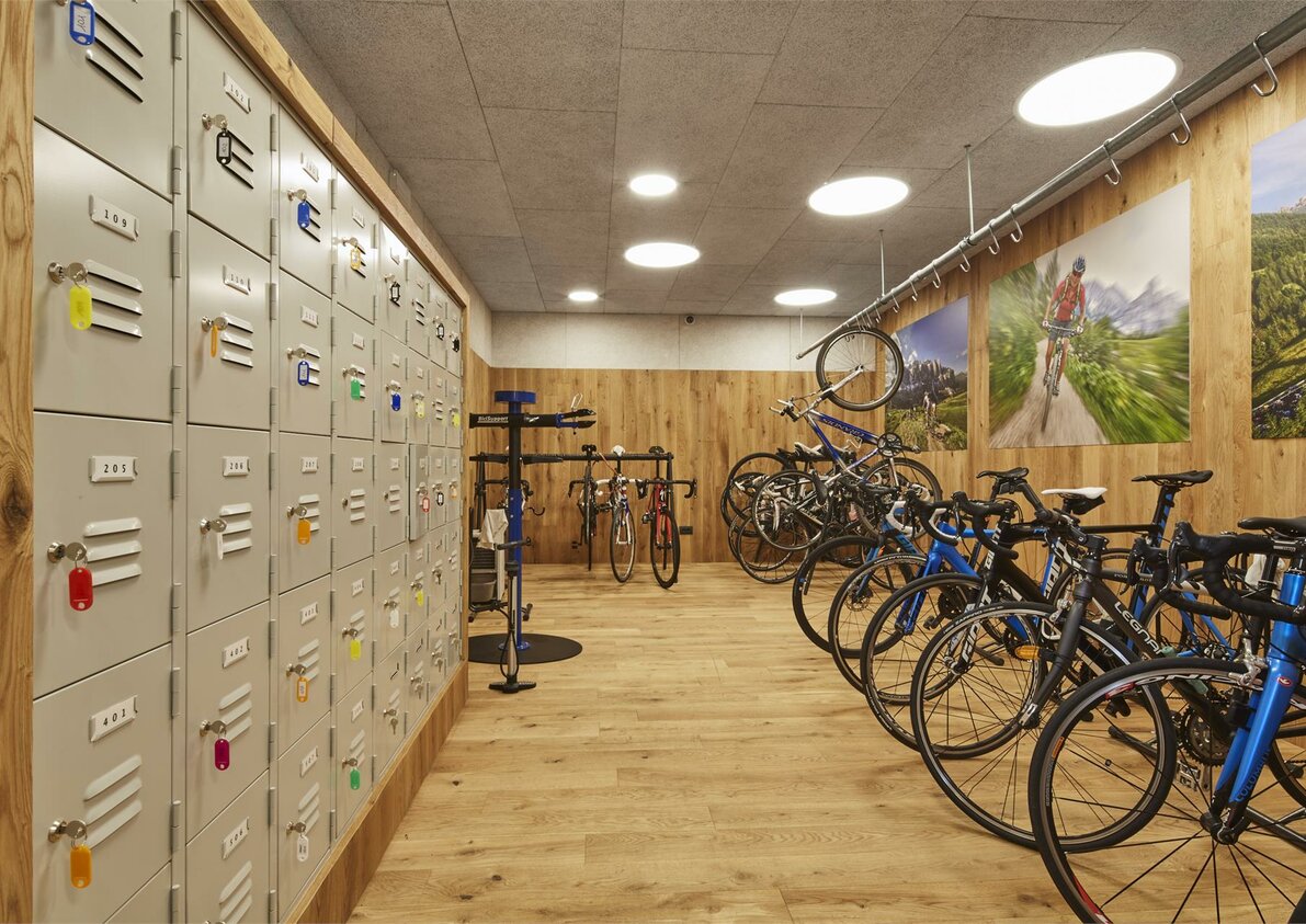 Bikeroom02