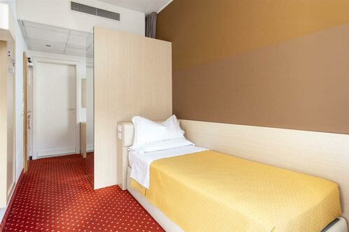 Single Bedroom