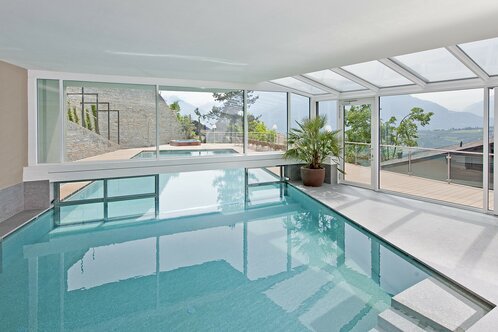 In & Outdoor Pool
