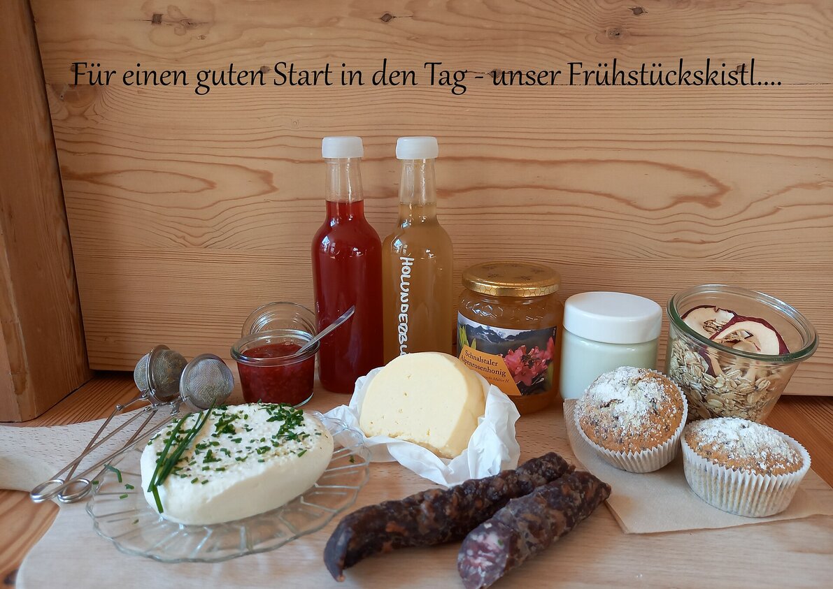 Frühstückskistl aus hofeigenen Produkten
