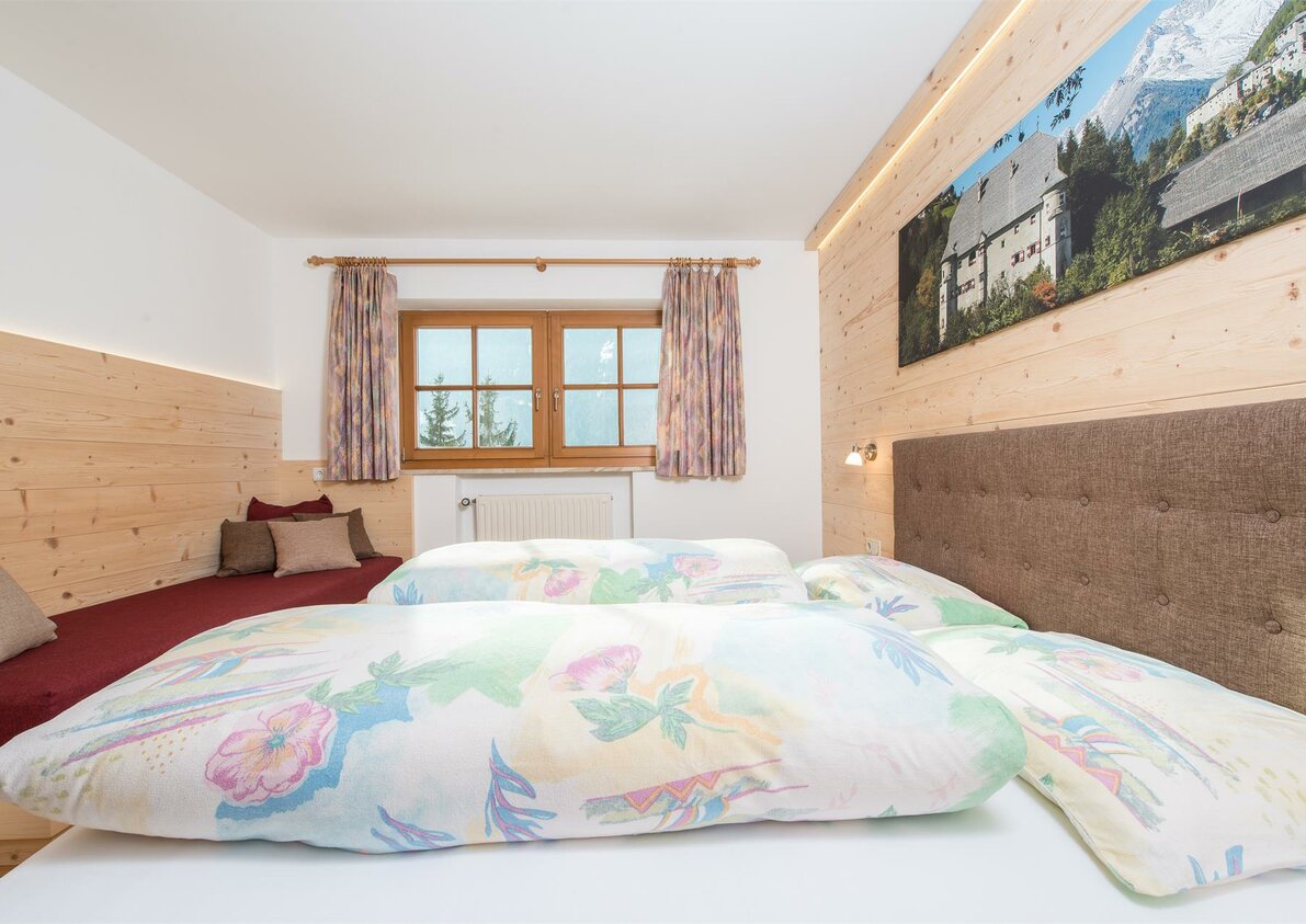 Room in spruce natural wood