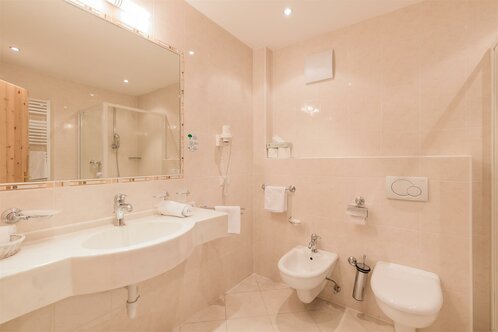 Double room bath