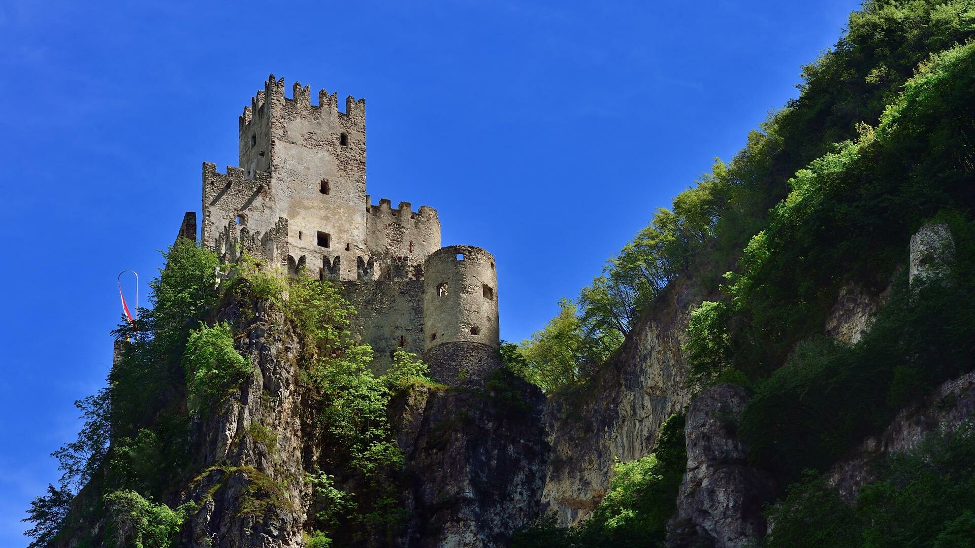 Haderburg/ Castello di Salorno • Castle ruins in South Tyrol