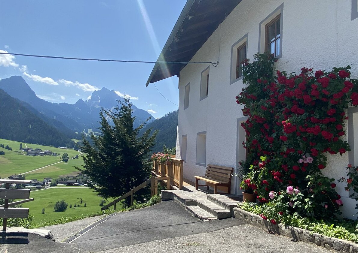 casa con visuale sul Picco di Valandro