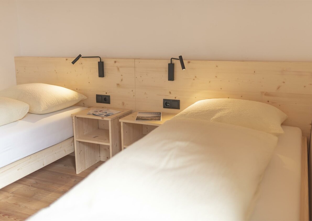 Room with 2 beds