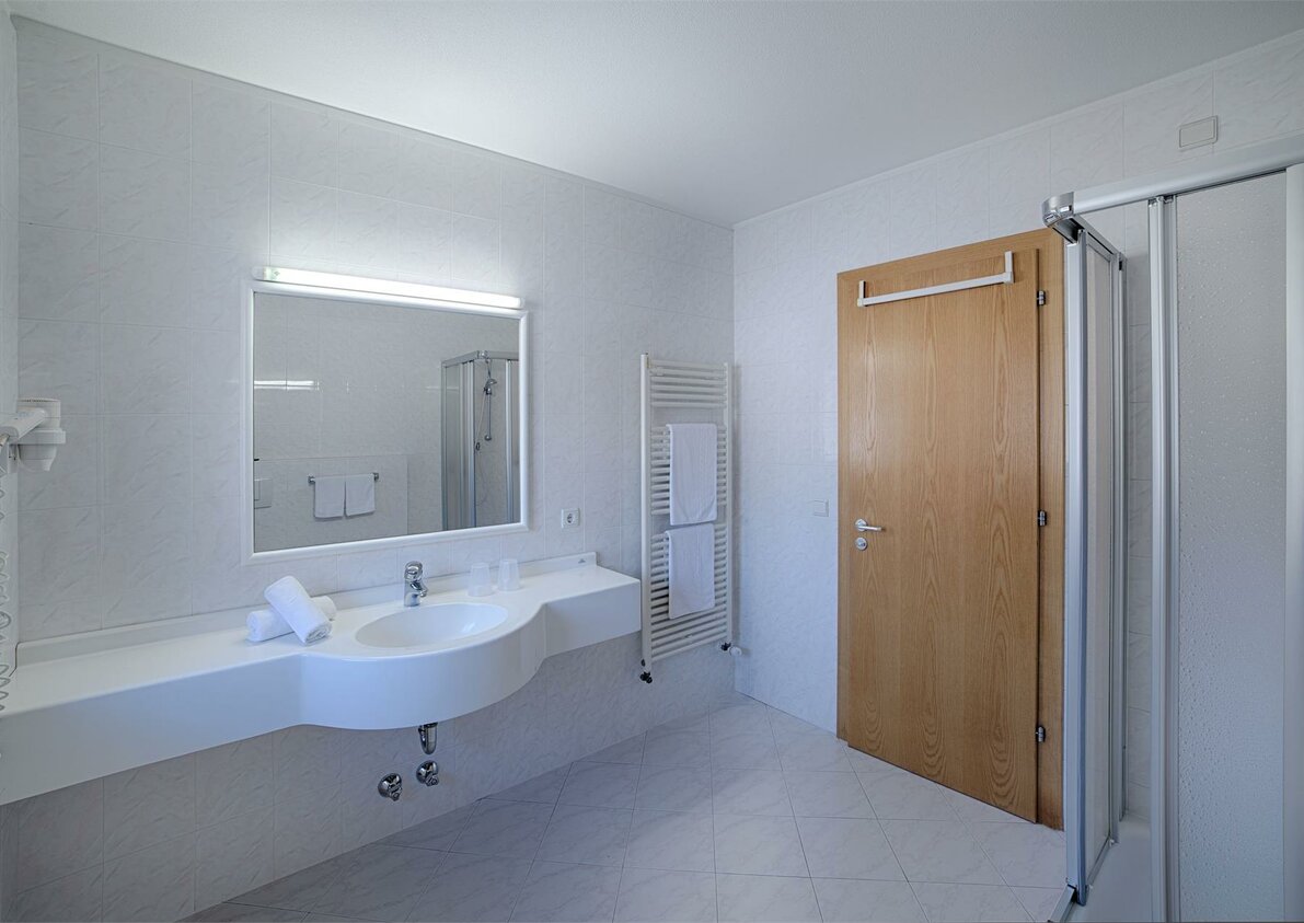 BAGNO CAMERA MATRIMONIALE ALPEN