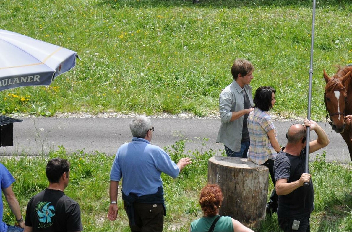 Terrence Hill durante riprese di "Un passo dal cielo" nel nostro giardino