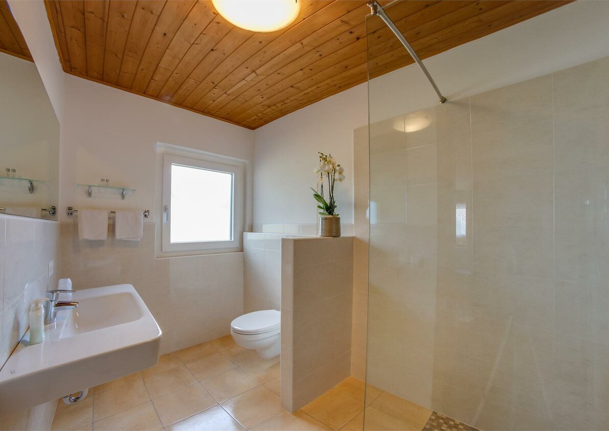 Badezimmer im Hotel Alber in Vöran, Südtirol