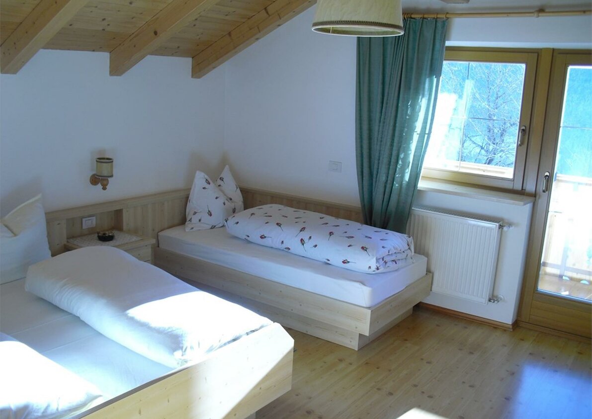 Zimmer mit Balkon