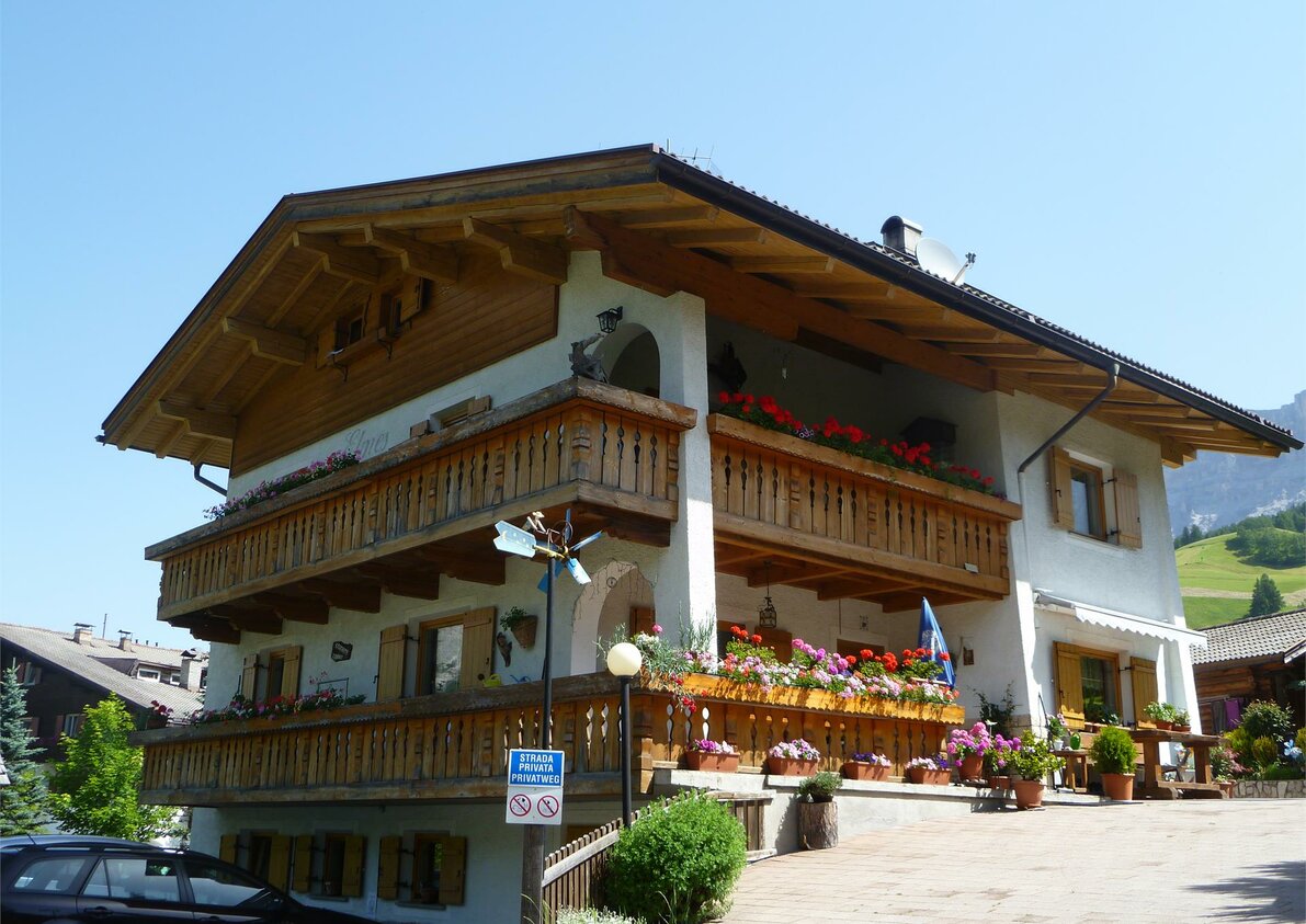 b&b Elmes