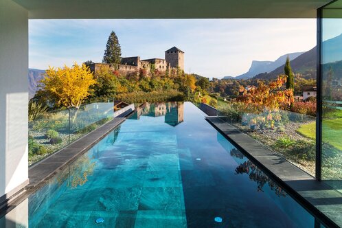 Infinitypool im Herbst