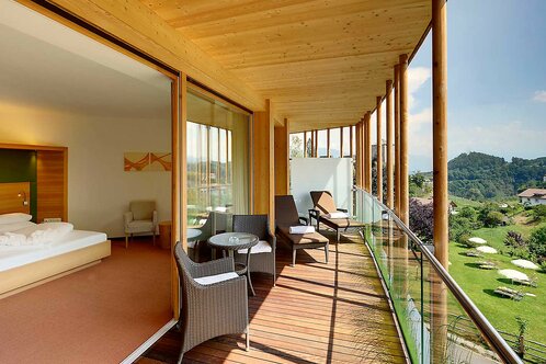 Hotelzimmer mit Balkon