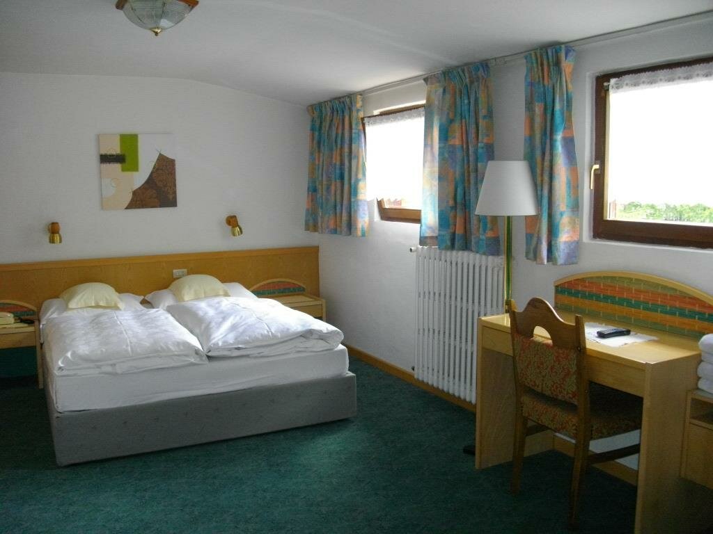 Camera tripla standard