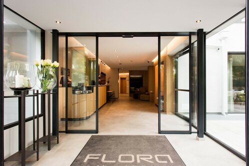 Flora Hotel & Suites