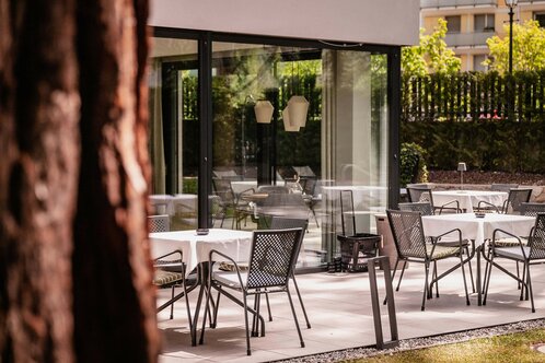 Flora Hotel & Suites - Terrasse