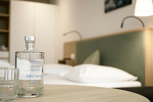 Flora Hotel & Suites - Zimmer