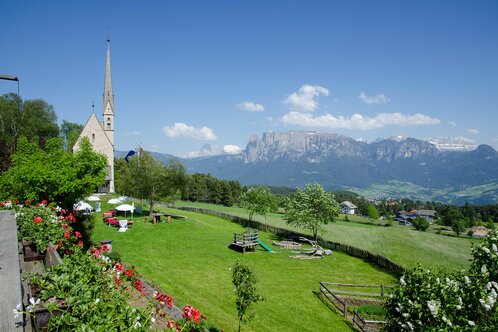 Hotel Ansitz Kematen view to the Dolomites