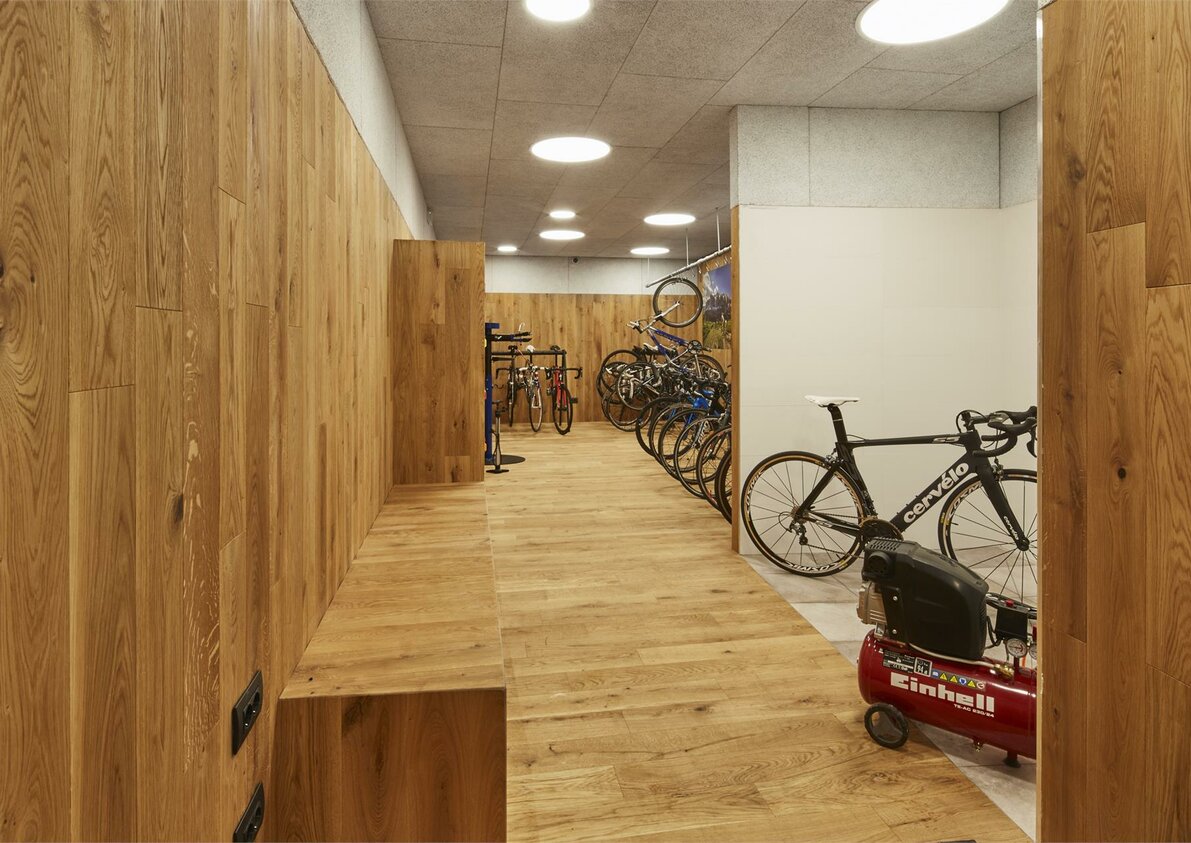 Bikeroom03