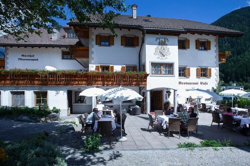 Hotel Messnerwirt Antholz garden sun terrasse