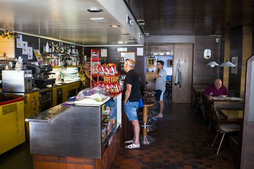 Bar